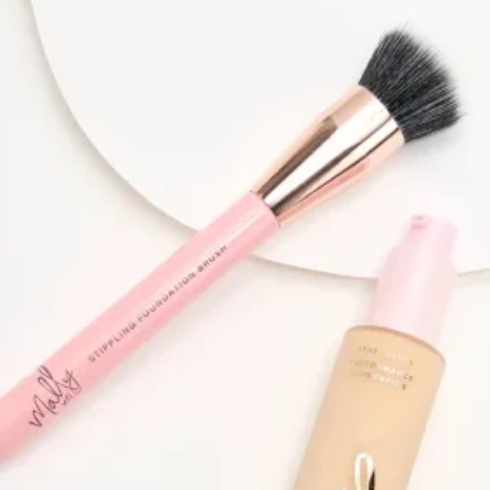 Mally Stippling Foundation Brush New Retails:$24